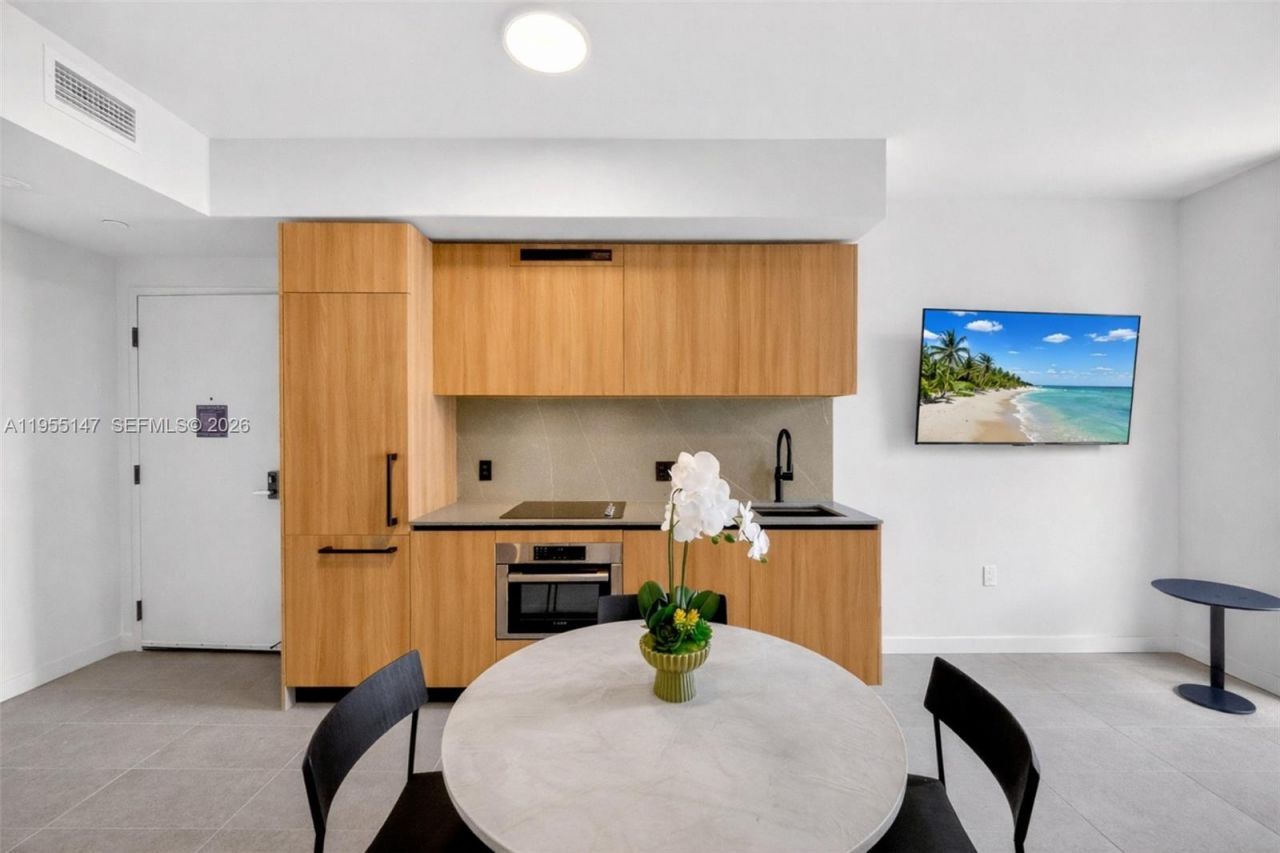 121 NE 5th Street, Unit 1913, Miami, FL 33132 Photo