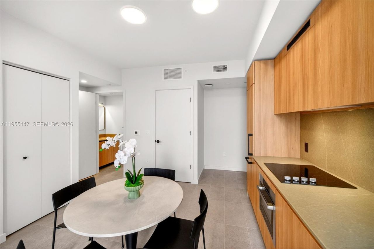 121 NE 5th Street, Unit 1913, Miami, FL 33132 Photo