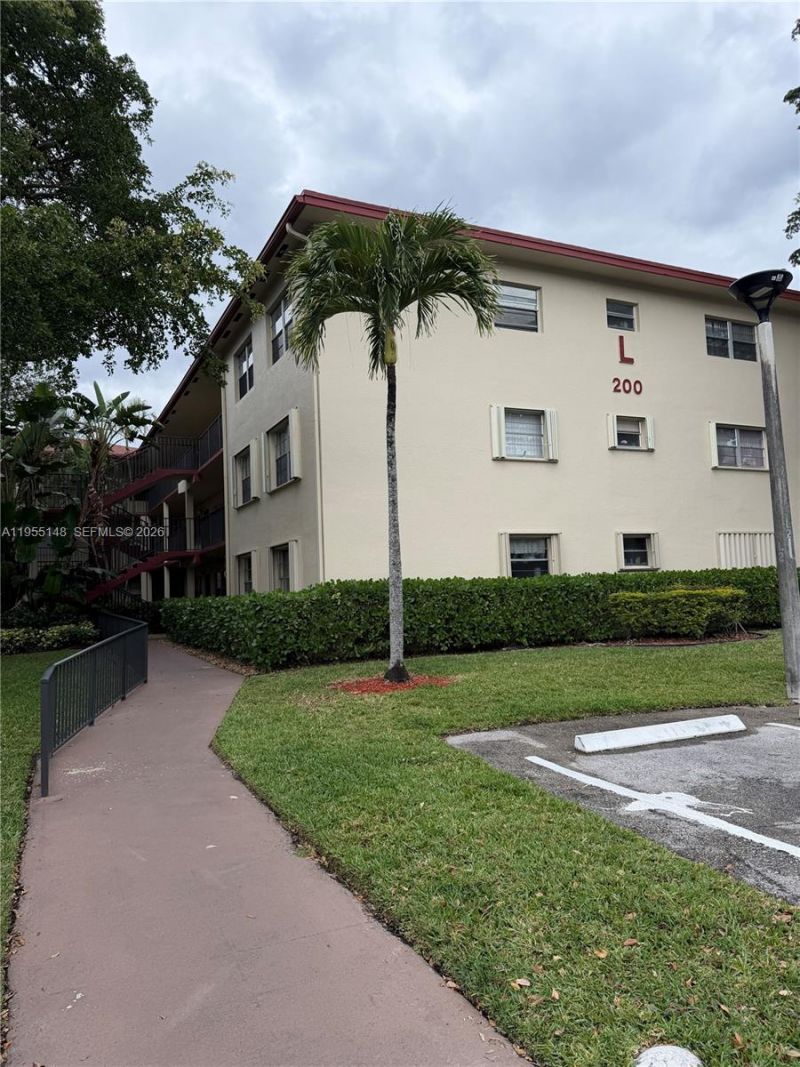 200 SW 132nd Way, Unit 109L, Pembroke Pines, FL 33027 Photo