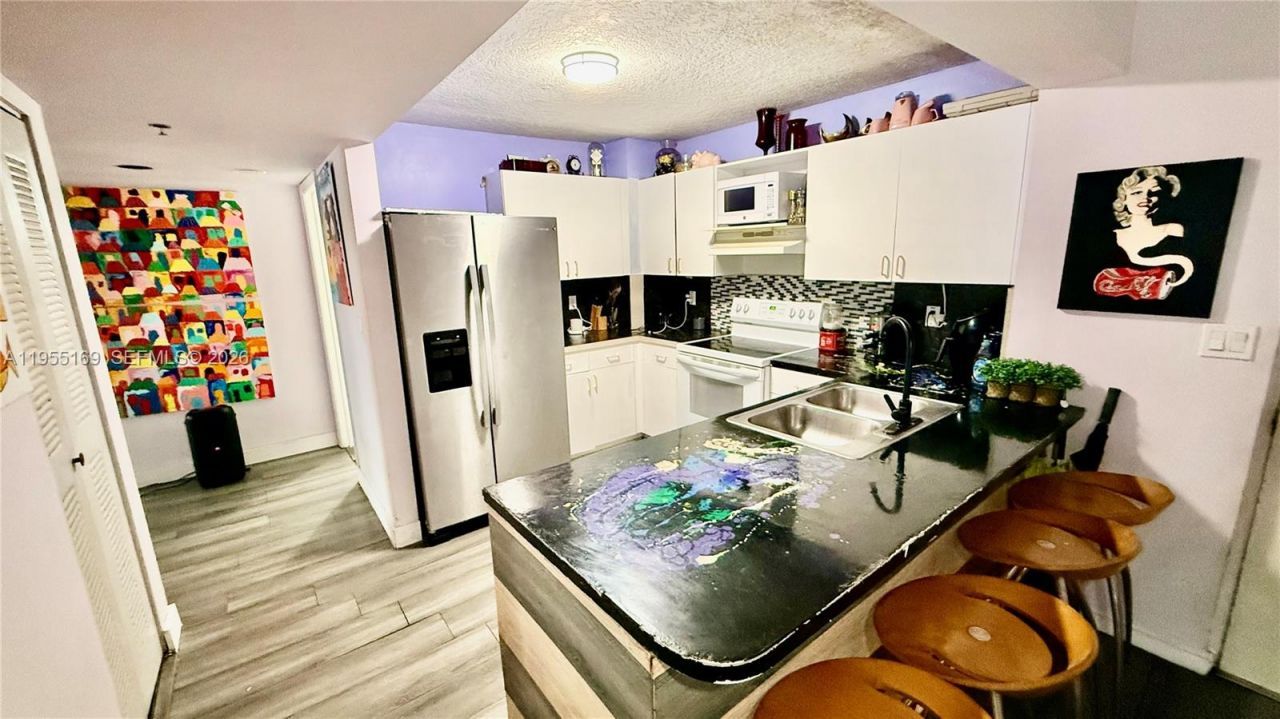 104 SW 9th St, Unit 601, Miami, FL 33130 Photo