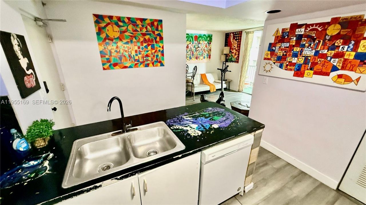 104 SW 9th St, Unit 601, Miami, FL 33130 Photo