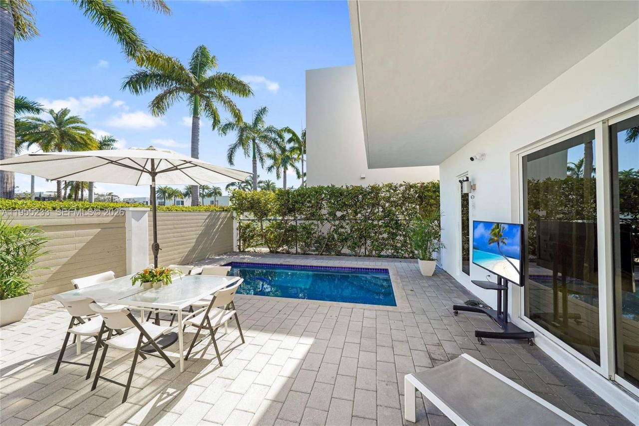 7515 NW 99th Ave , Unit 7515, Doral, FL 33178 Photo