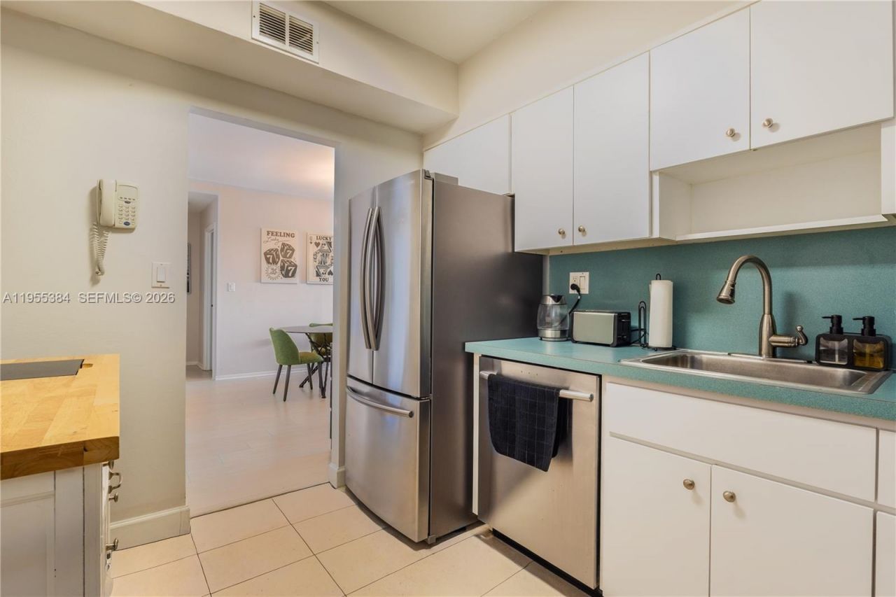 300 Bayview Dr , Unit 2114, Sunny Isles Beach, FL 33160 Photo