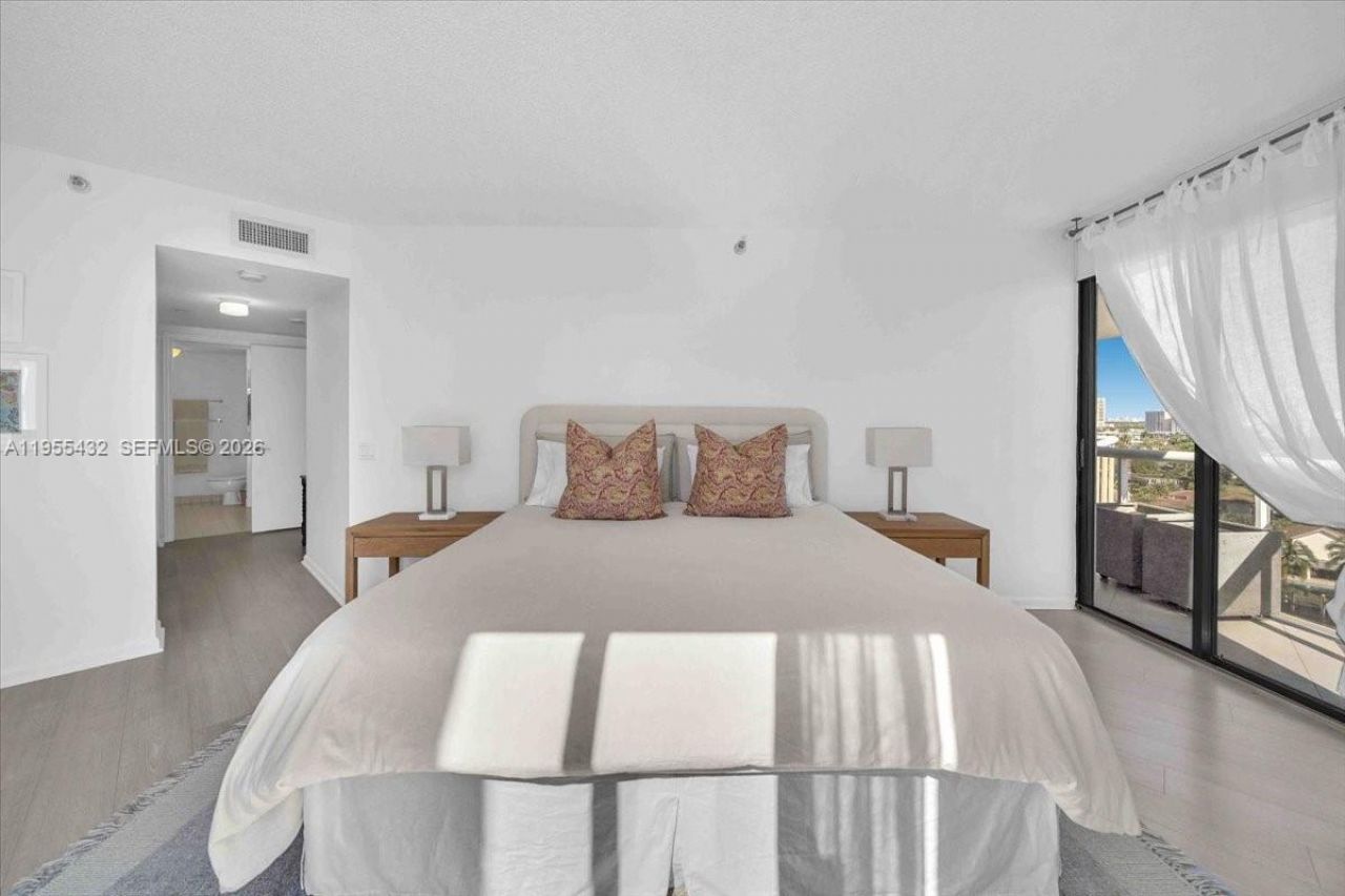 3610 Yacht Club Dr , Unit 1001, Aventura, FL 33180 Photo