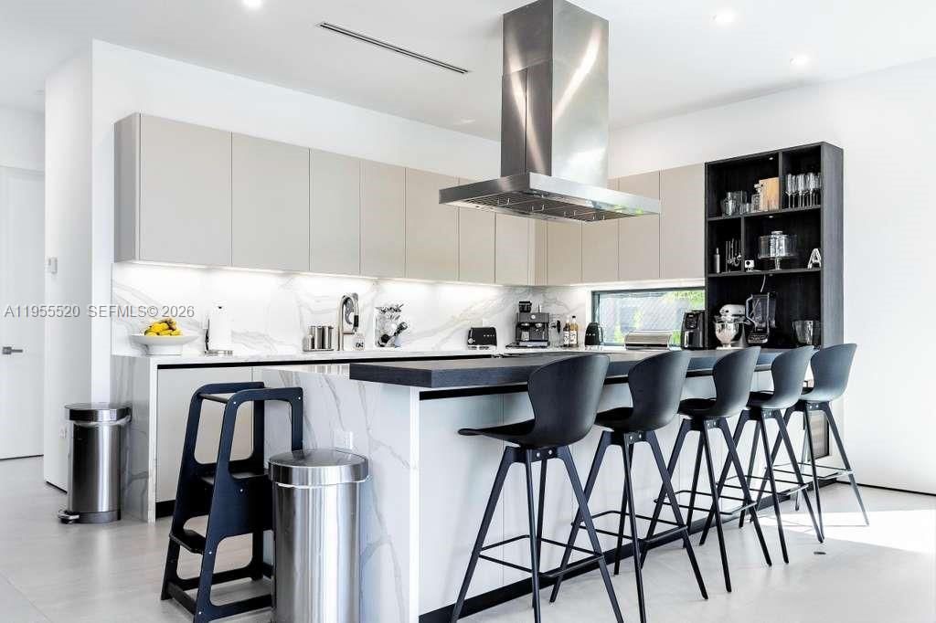 1830 NE 193rd St, Miami, FL 33179 Photo