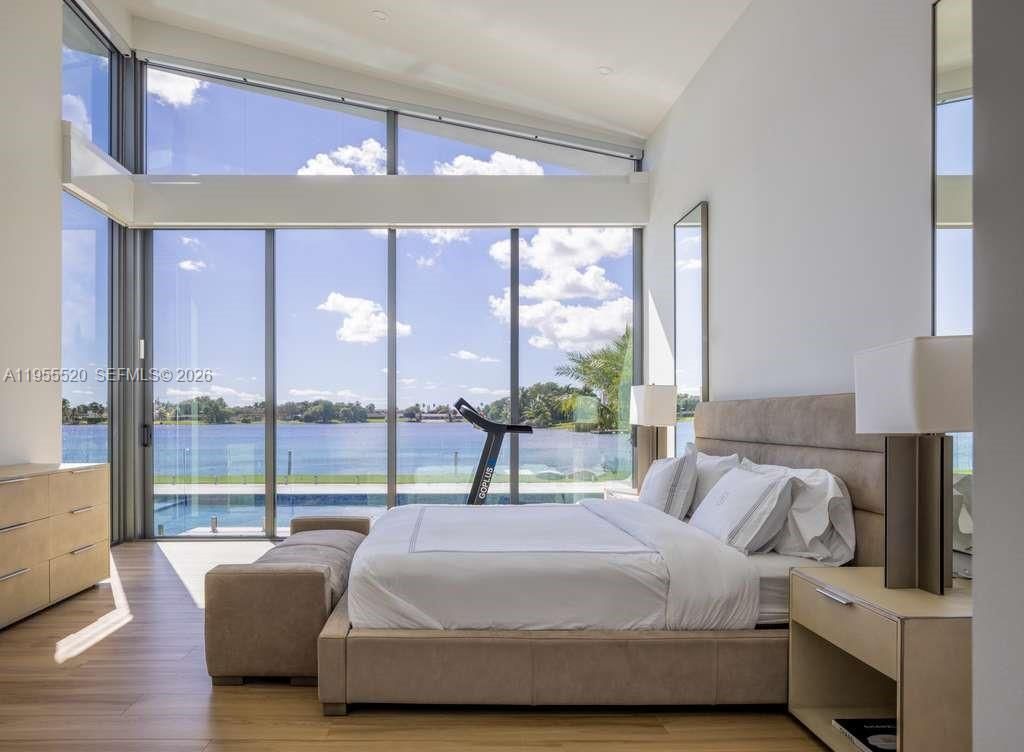 1830 NE 193rd St, Miami, FL 33179 Photo