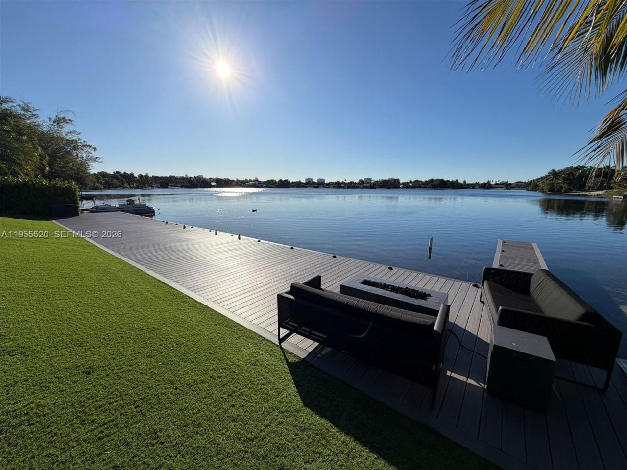 1830 NE 193rd St, Miami, FL 33179 Photo