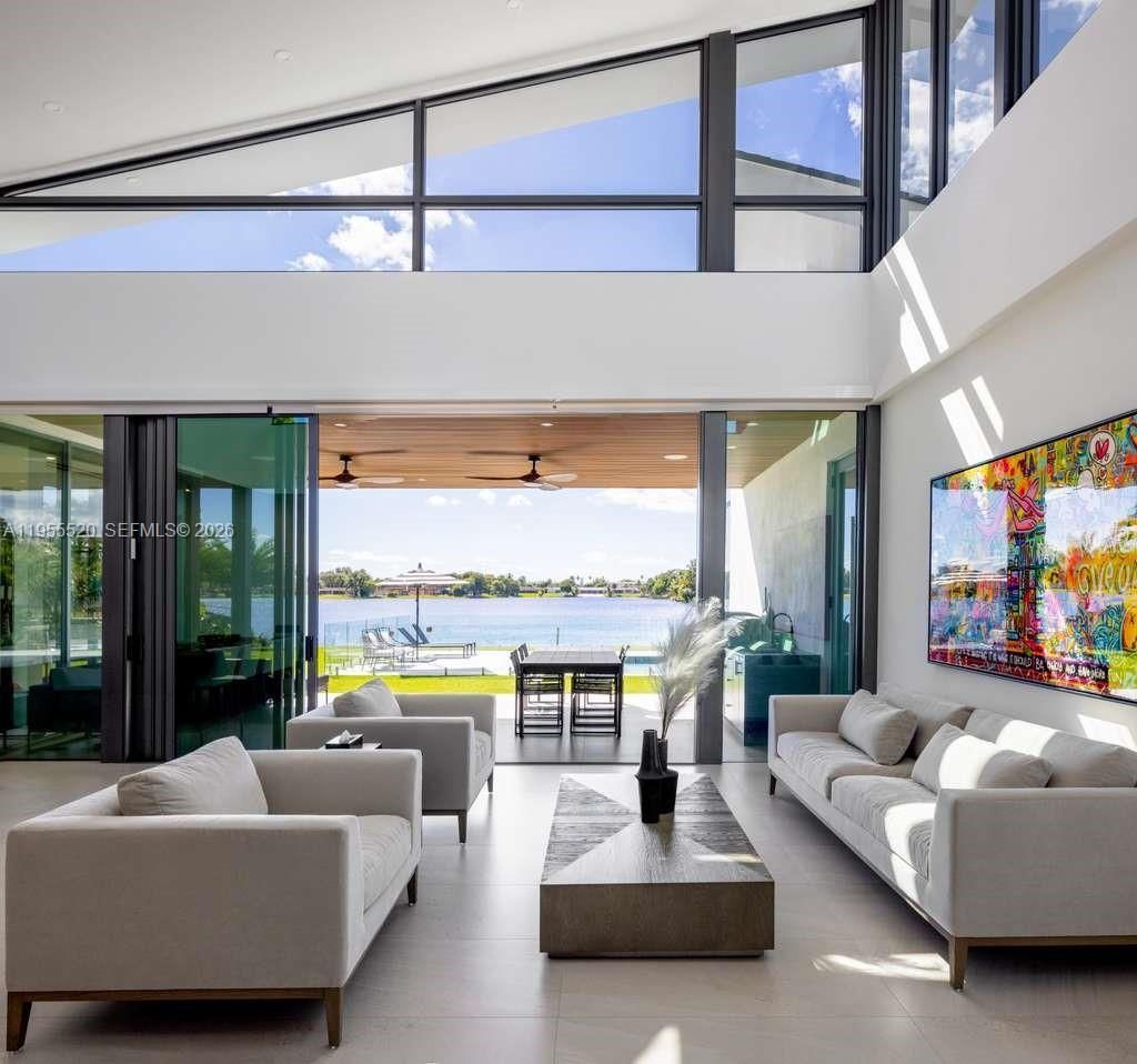 1830 NE 193rd St, Miami, FL 33179 Photo