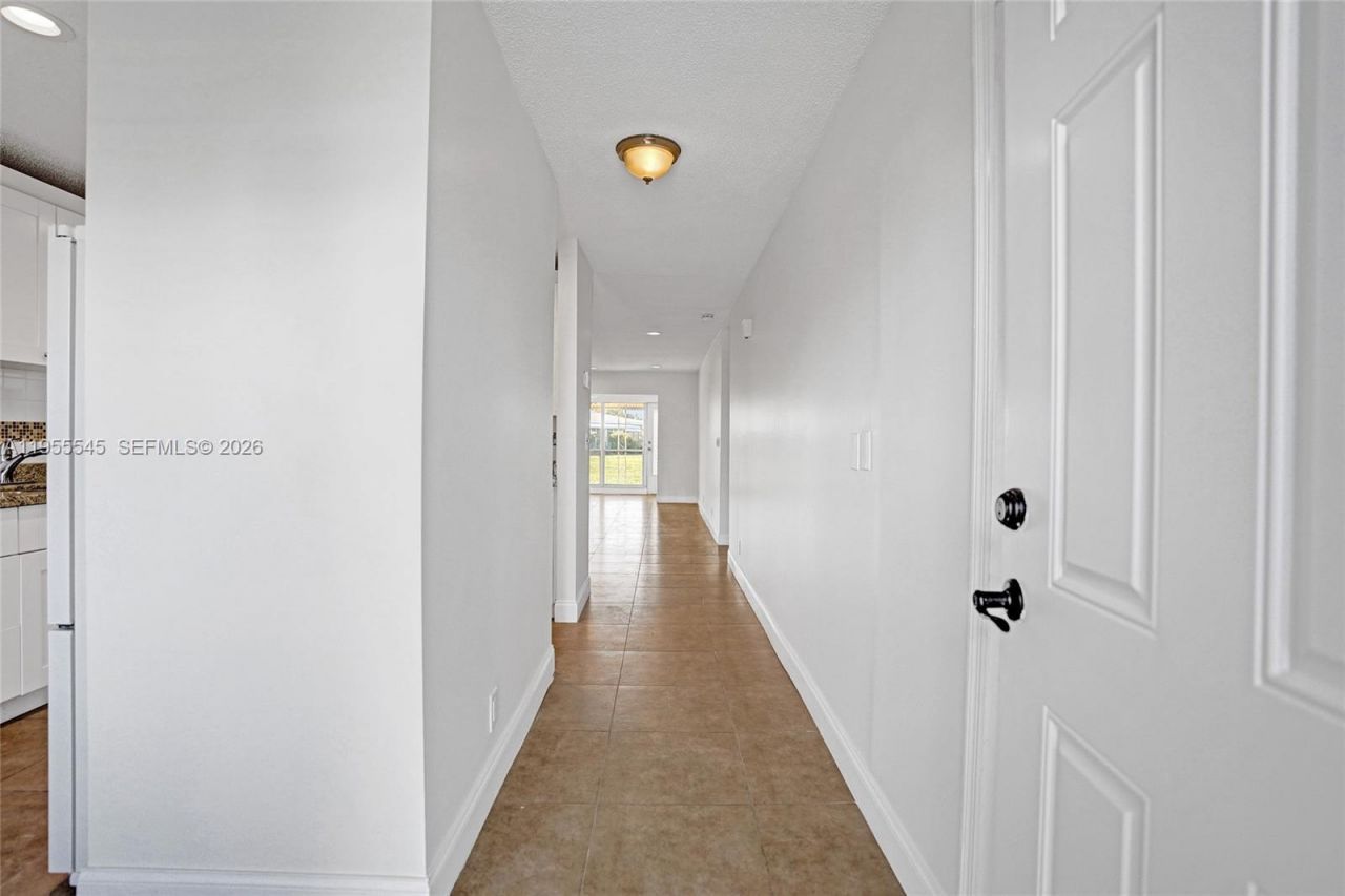 8914 Belle Aire Dr, Boca Raton, FL 33433 Photo