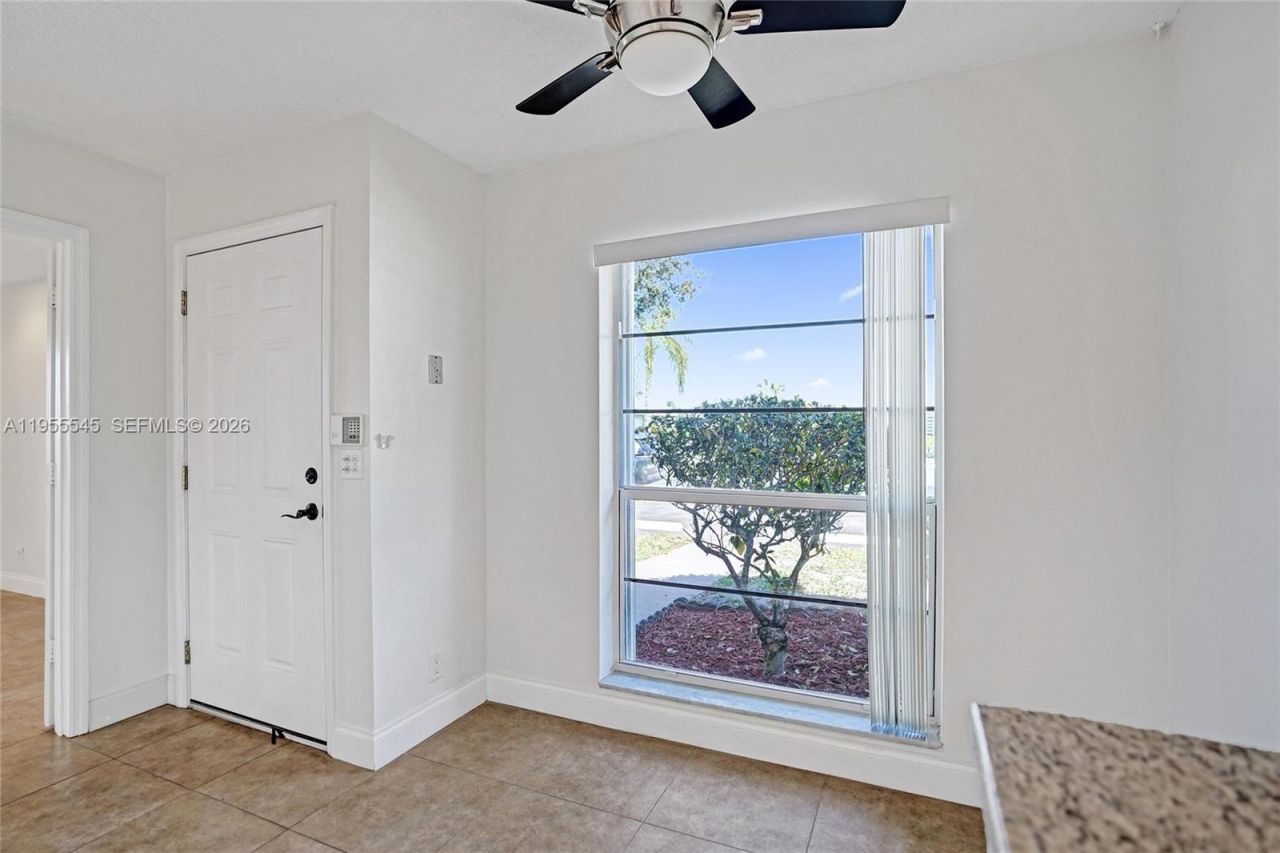 8914 Belle Aire Dr, Boca Raton, FL 33433 Photo