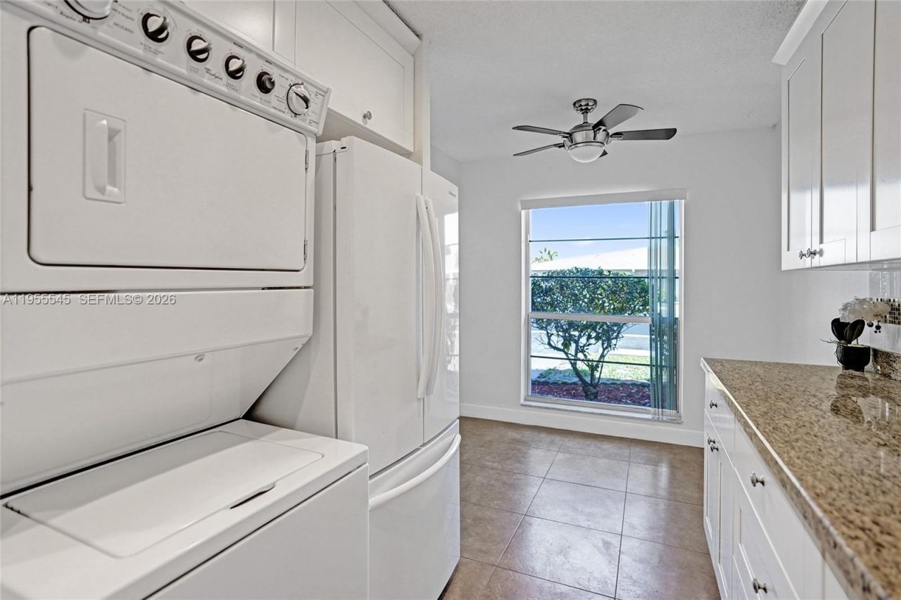 8914 Belle Aire Dr, Boca Raton, FL 33433 Photo