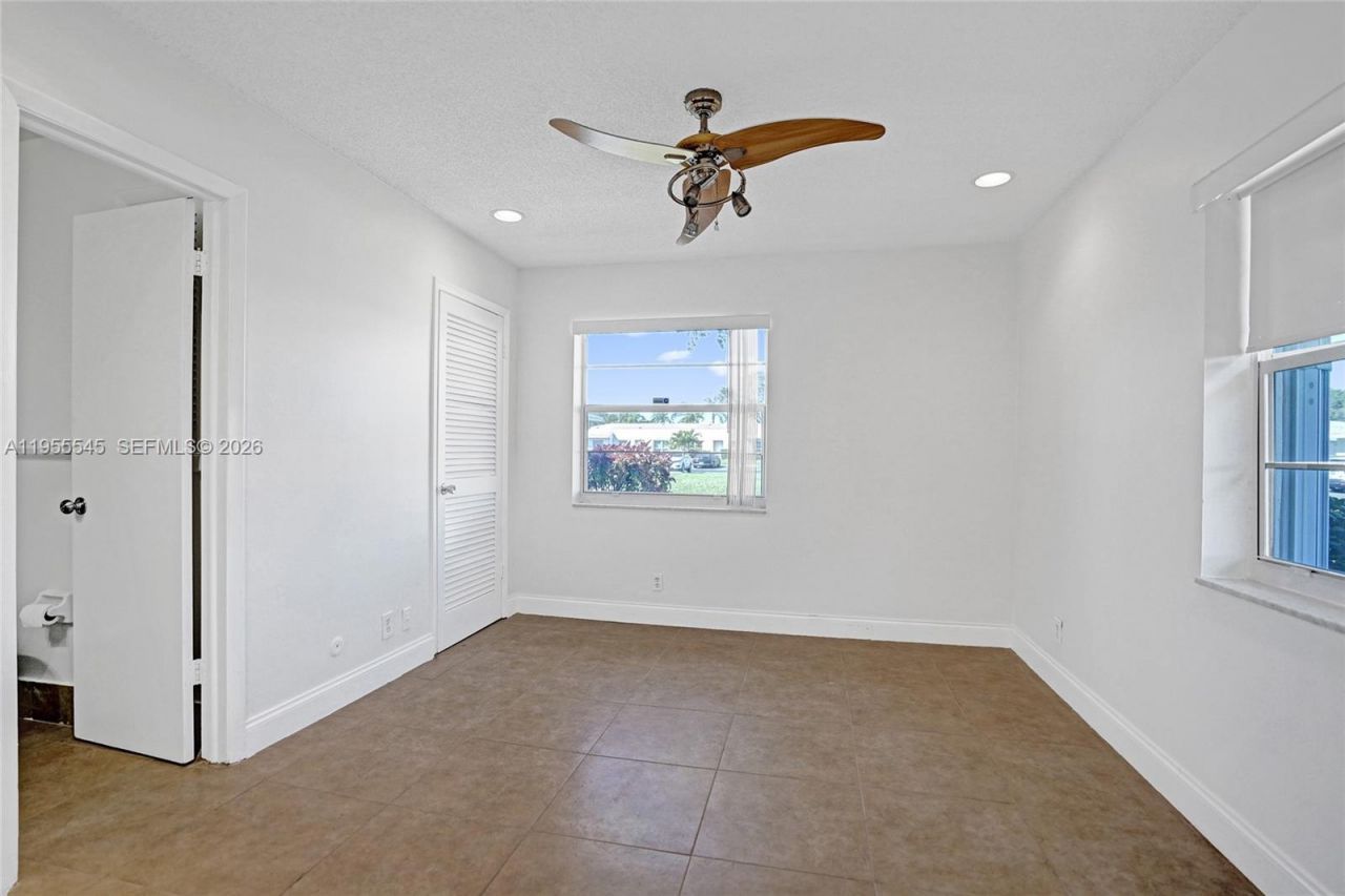 8914 Belle Aire Dr, Boca Raton, FL 33433 Photo