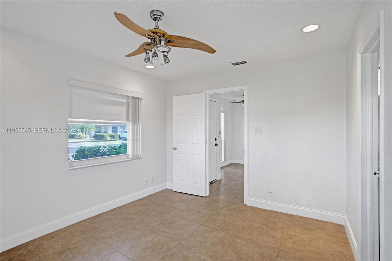 8914 Belle Aire Dr, Boca Raton, FL 33433 Photo