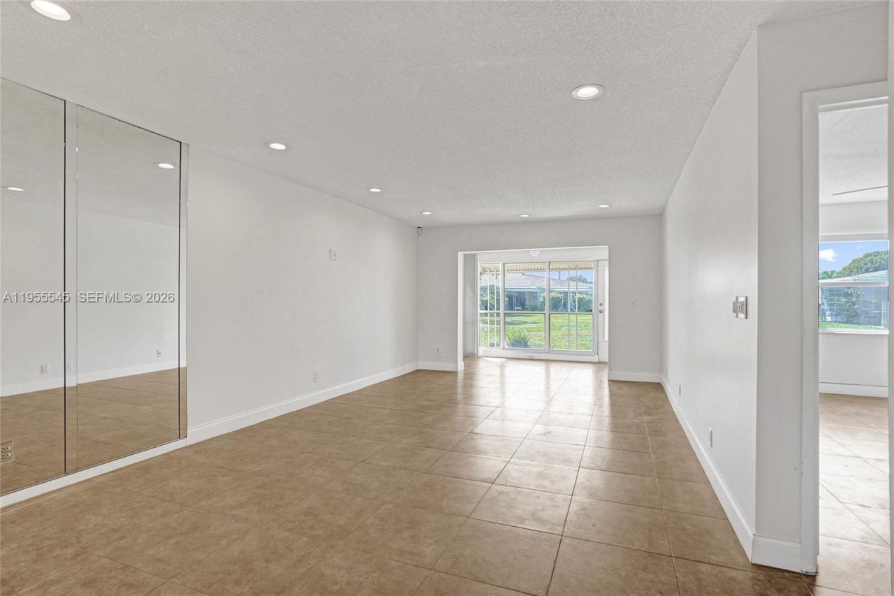 8914 Belle Aire Dr, Boca Raton, FL 33433 Photo