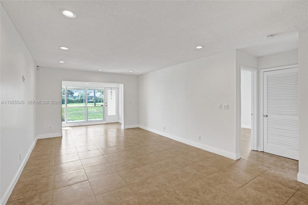 8914 Belle Aire Dr, Boca Raton, FL 33433 Photo