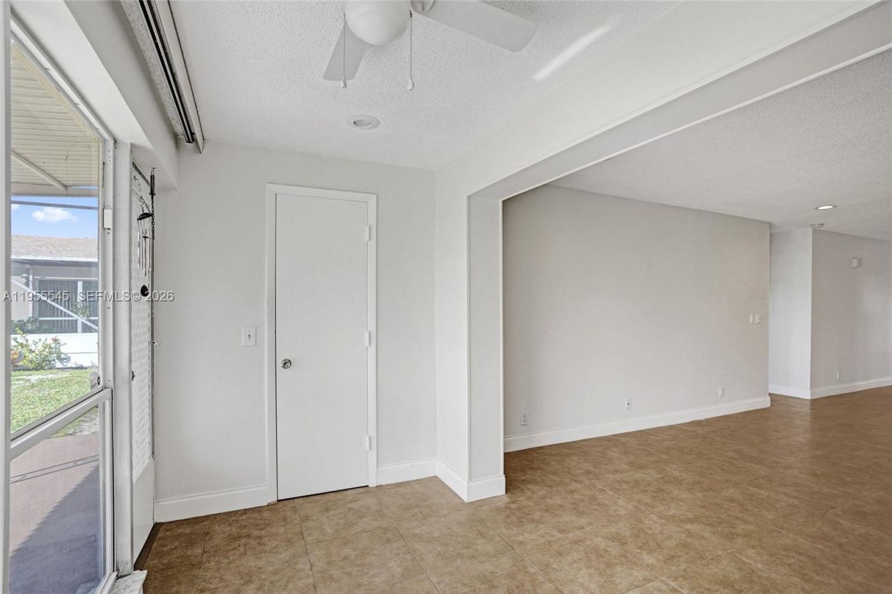 8914 Belle Aire Dr, Boca Raton, FL 33433 Photo