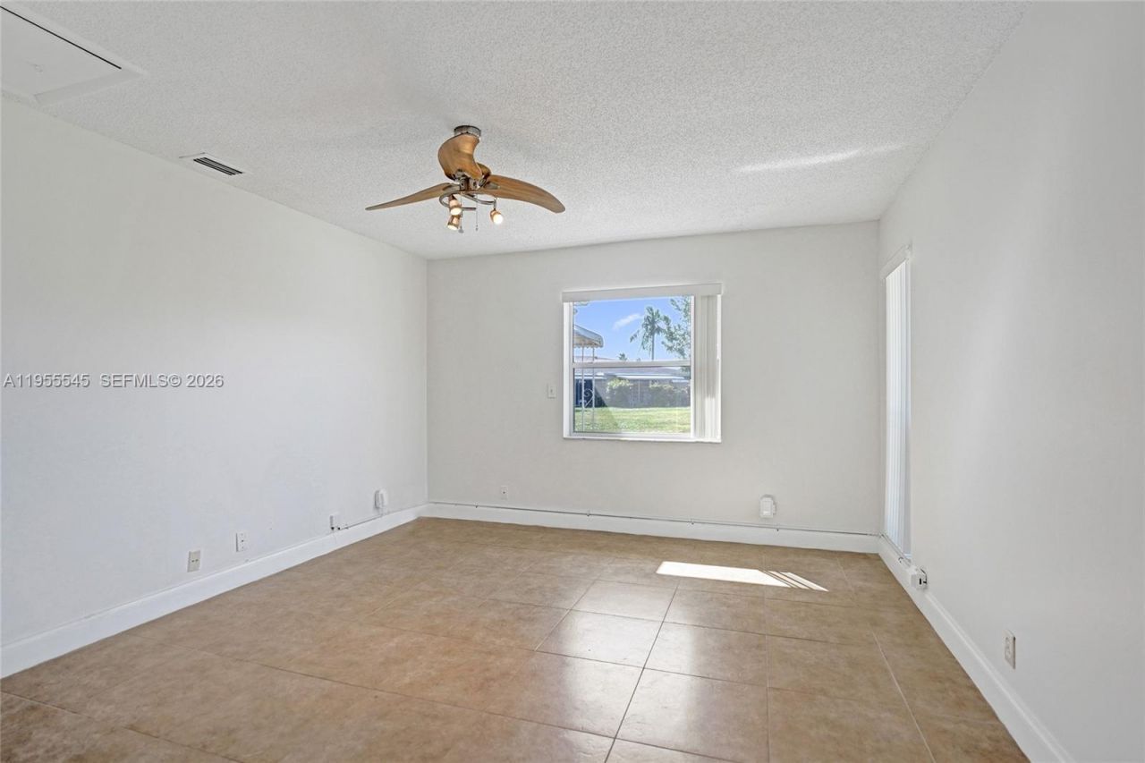 8914 Belle Aire Dr, Boca Raton, FL 33433 Photo