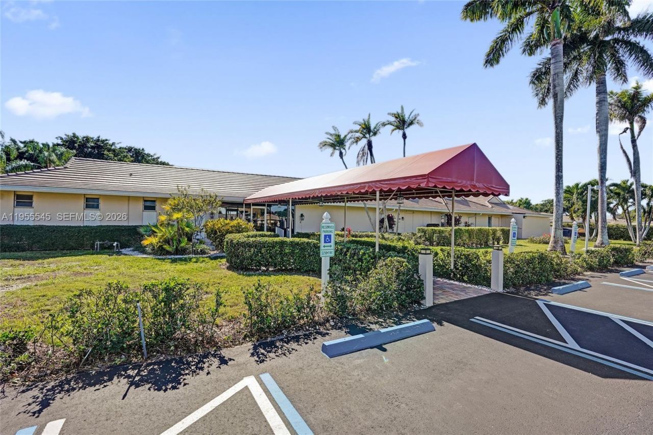 8914 Belle Aire Dr, Boca Raton, FL 33433 Photo