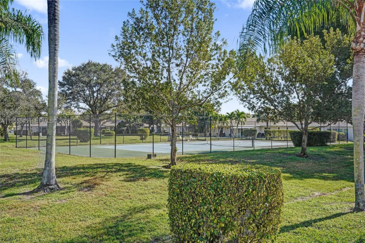 8914 Belle Aire Dr, Boca Raton, FL 33433 Photo