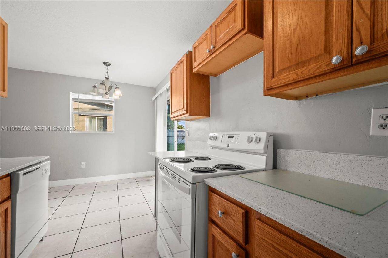 701 N 70th Ave, Hollywood, FL 33024 Photo