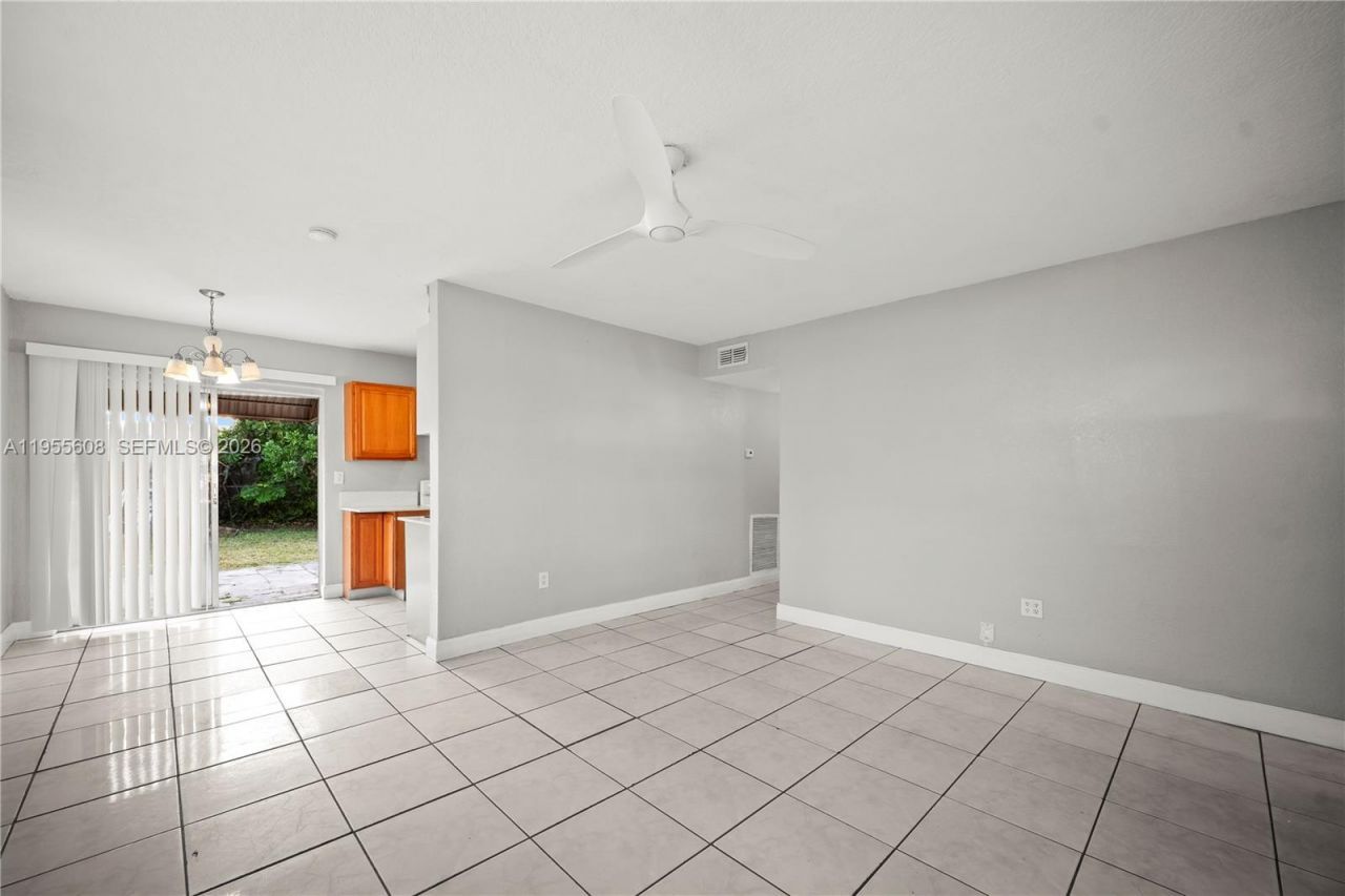 701 N 70th Ave, Hollywood, FL 33024 Photo