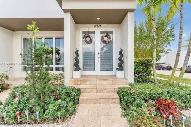 10424 NW 66th St, Doral, FL 33178 Photo