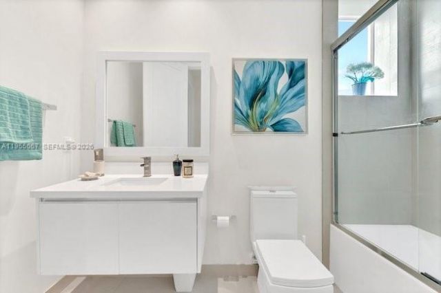 10424 NW 66th St, Doral, FL 33178 Photo