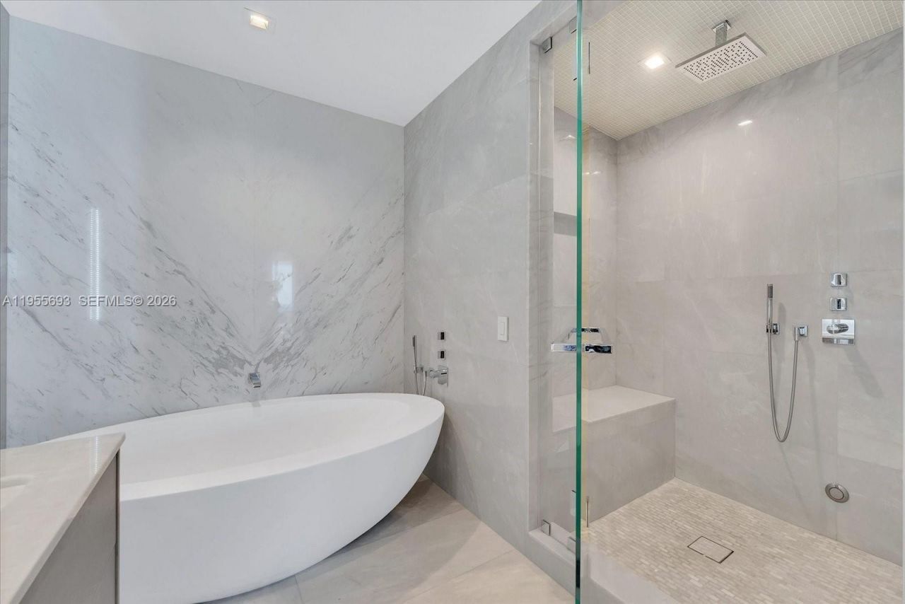 18501 Collins Ave, Unit 704, Sunny Isles Beach, FL 33160 Photo