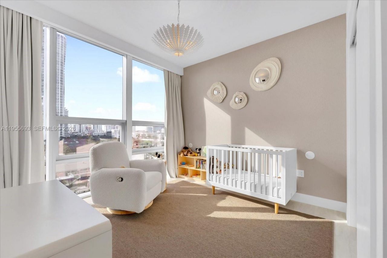 18501 Collins Ave, Unit 704, Sunny Isles Beach, FL 33160 Photo