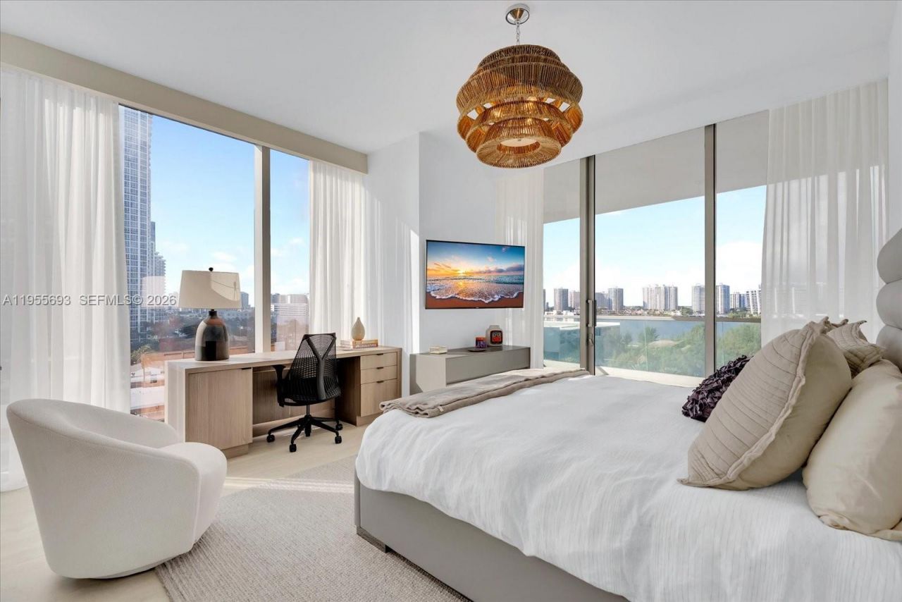 18501 Collins Ave, Unit 704, Sunny Isles Beach, FL 33160 Photo