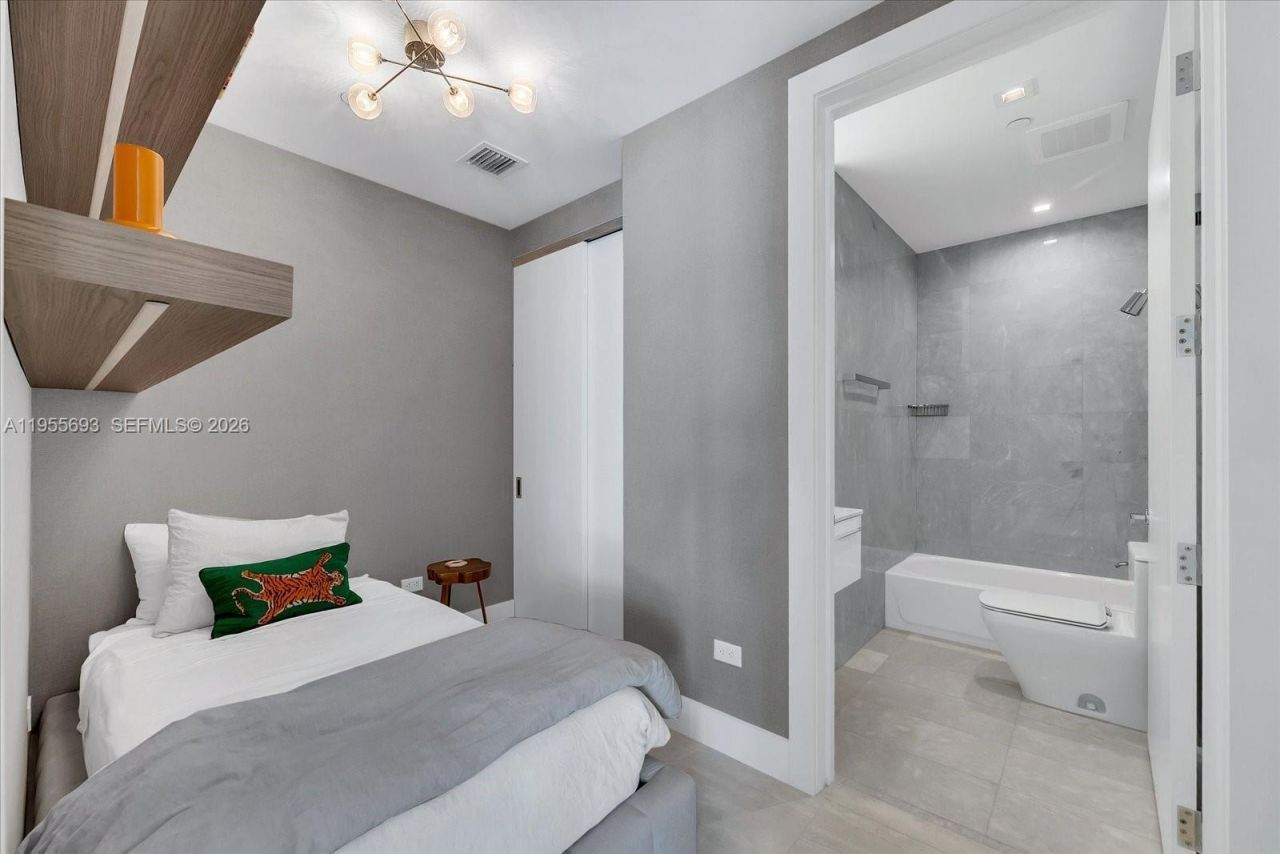 18501 Collins Ave, Unit 704, Sunny Isles Beach, FL 33160 Photo