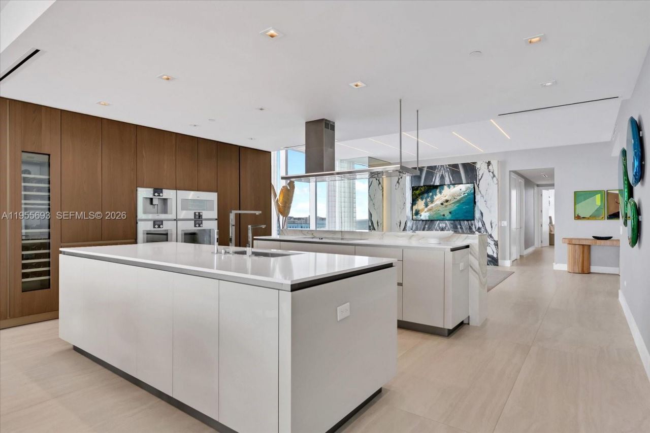 18501 Collins Ave, Unit 704, Sunny Isles Beach, FL 33160 Photo