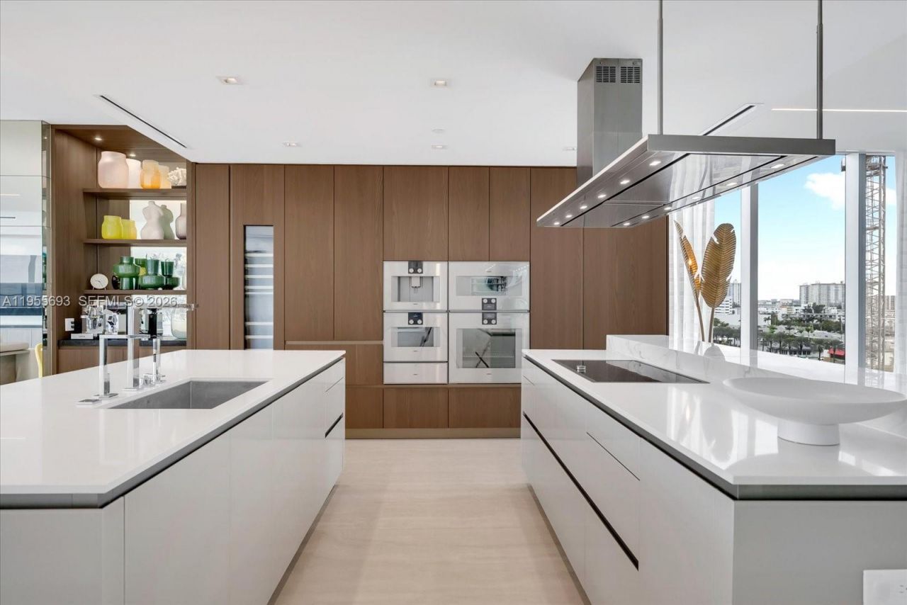 18501 Collins Ave, Unit 704, Sunny Isles Beach, FL 33160 Photo