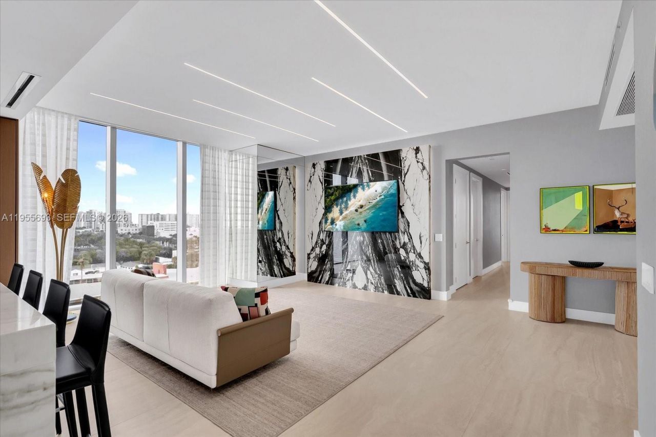 18501 Collins Ave, Unit 704, Sunny Isles Beach, FL 33160 Photo