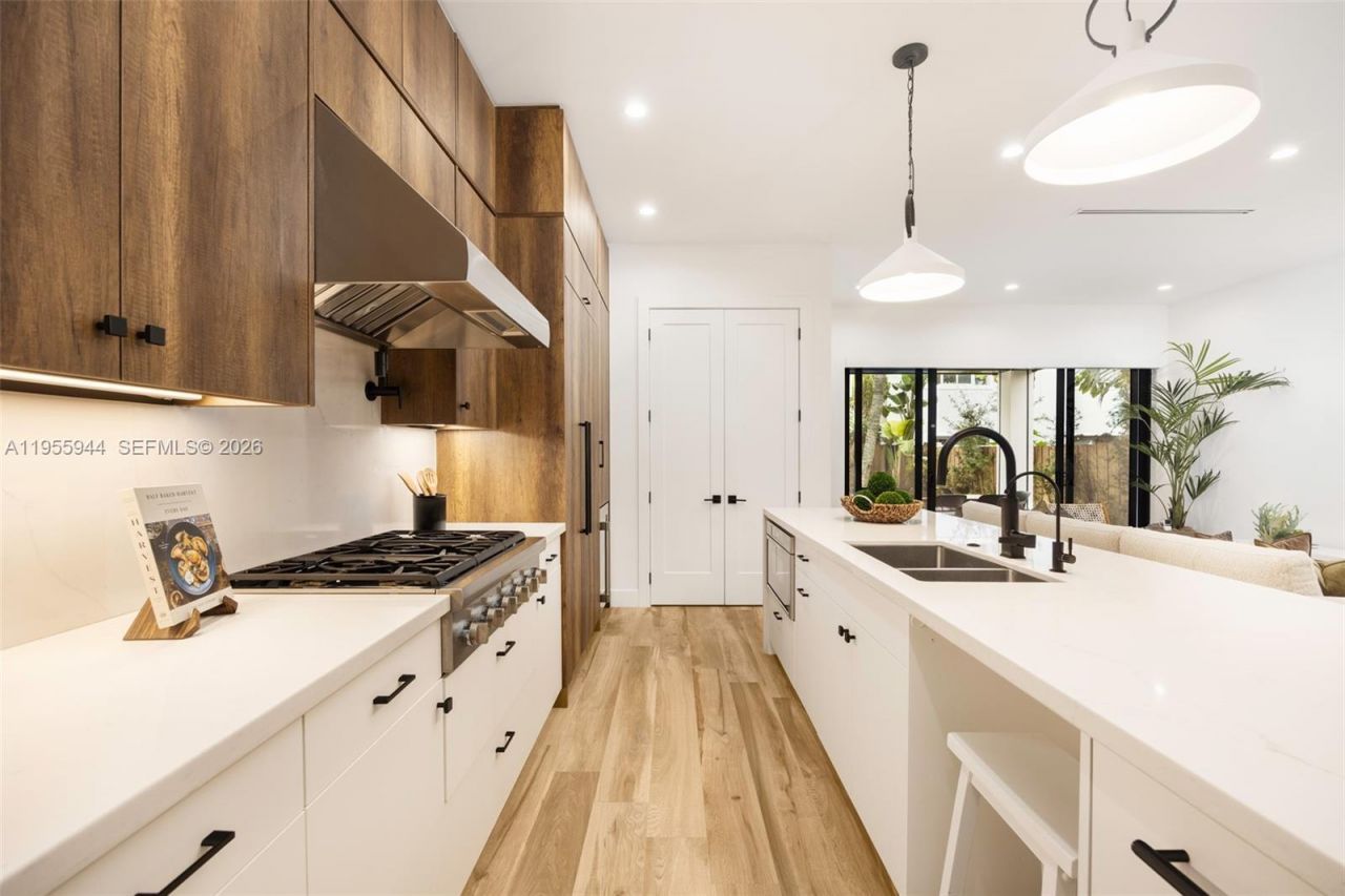 3151 Hibiscus St, Unit 3151, Miami, FL 33133 Photo