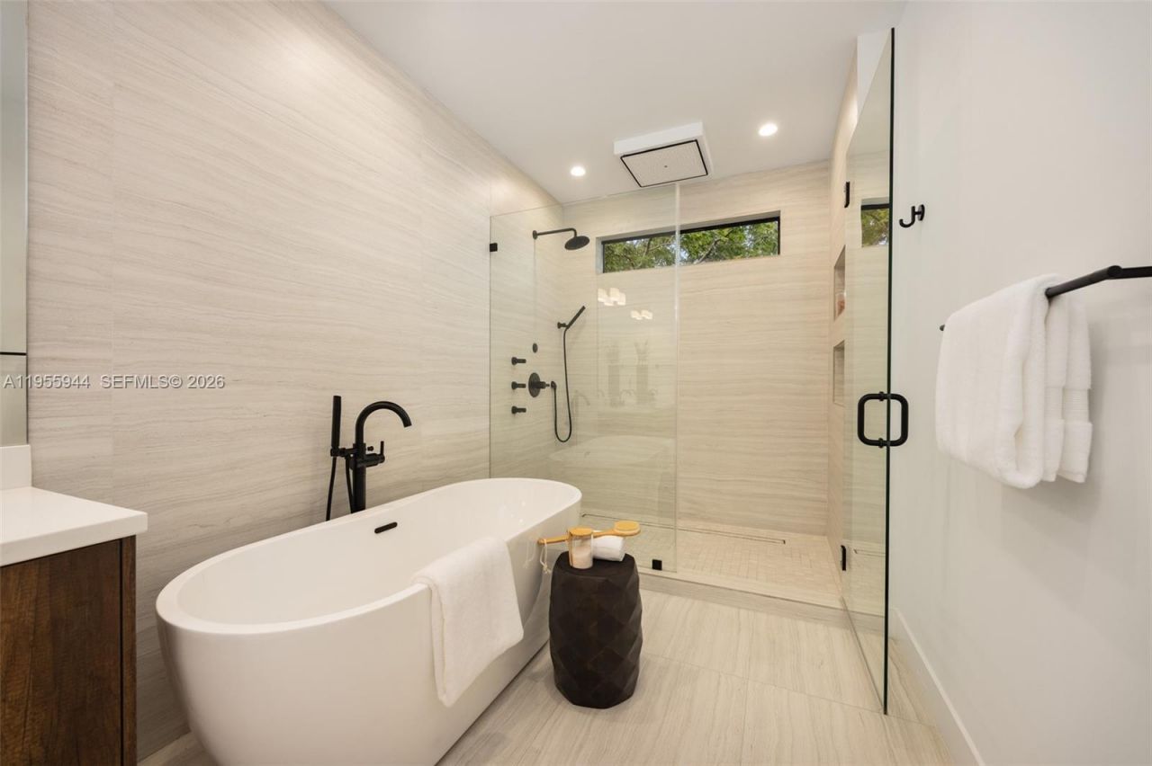 3151 Hibiscus St, Unit 3151, Miami, FL 33133 Photo