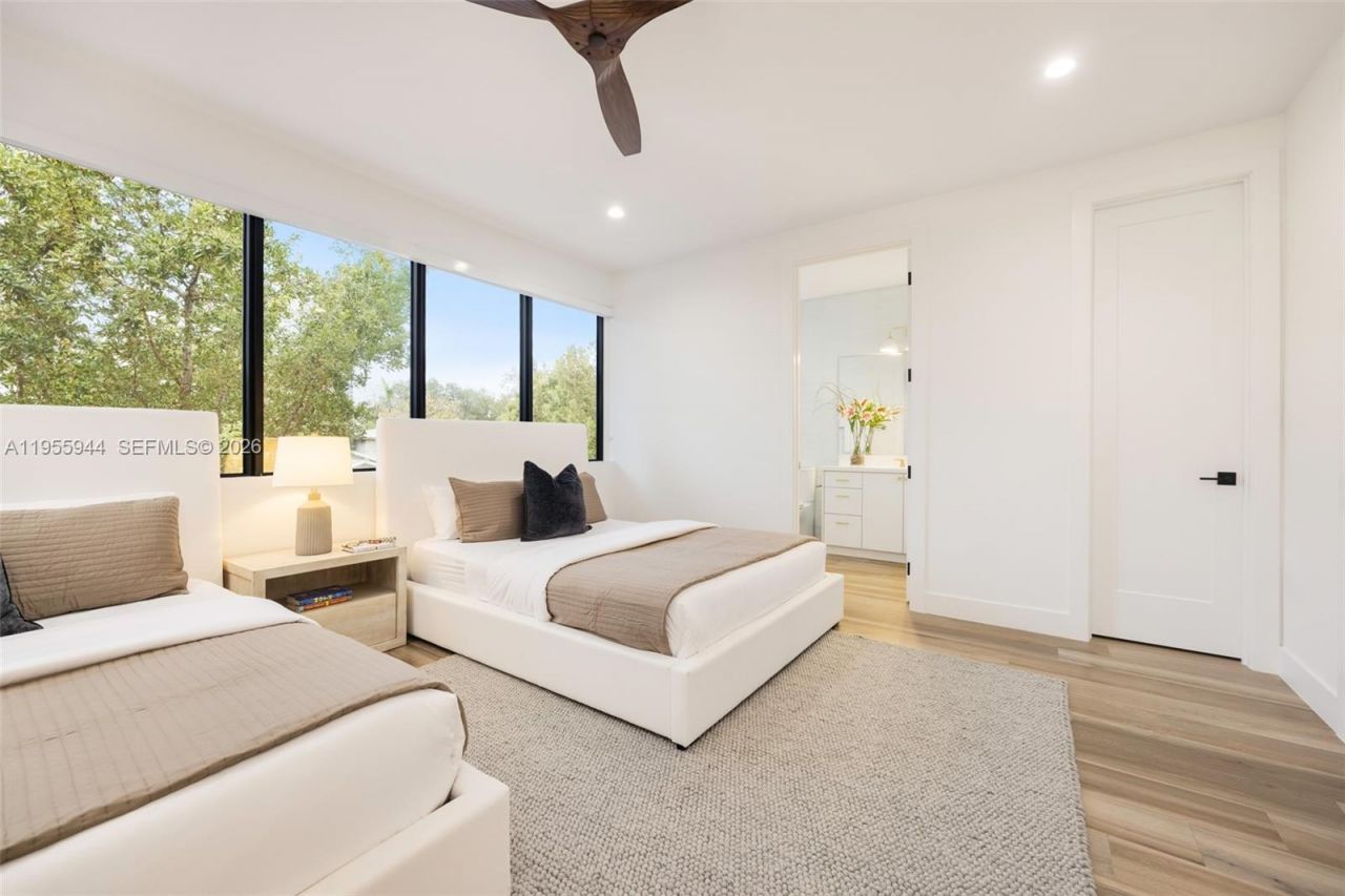 3151 Hibiscus St, Unit 3151, Miami, FL 33133 Photo