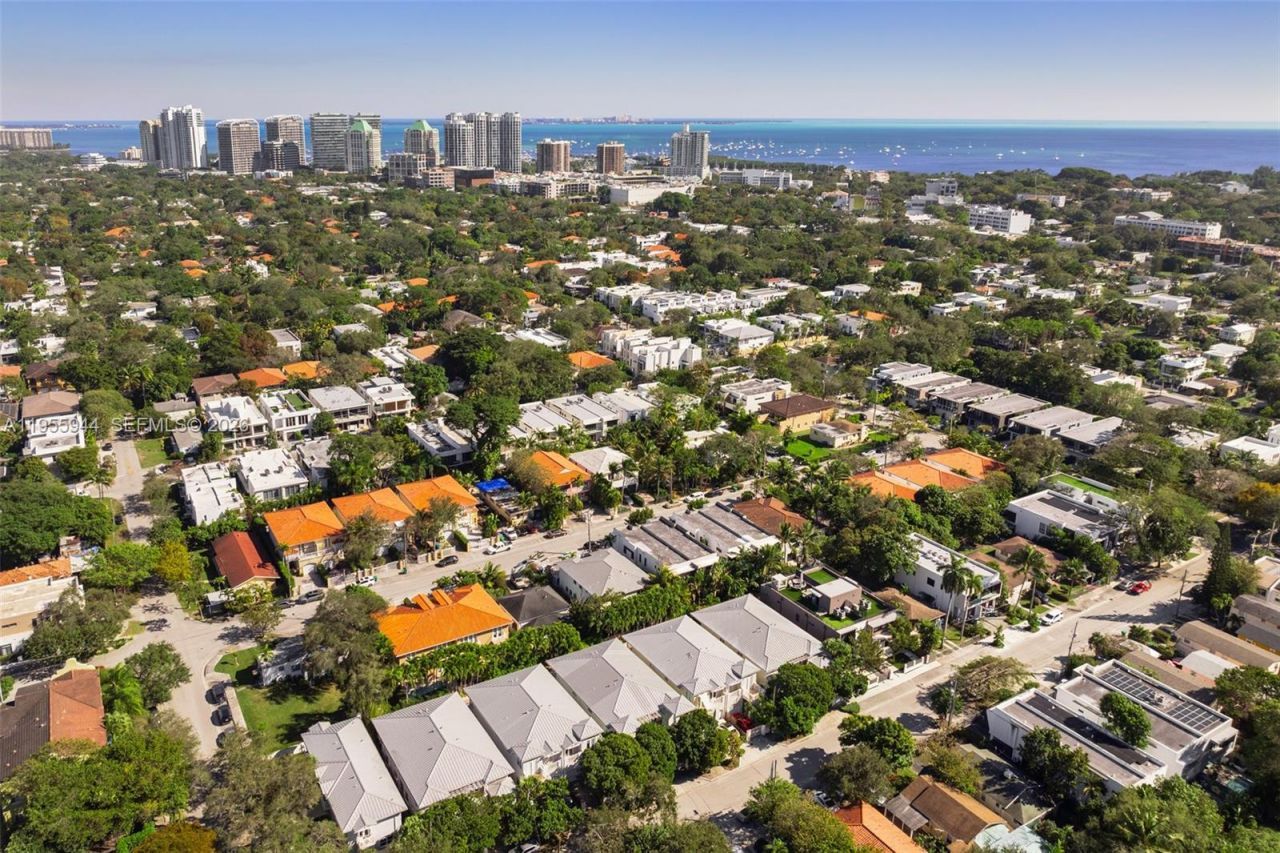 3151 Hibiscus St, Unit 3151, Miami, FL 33133 Photo