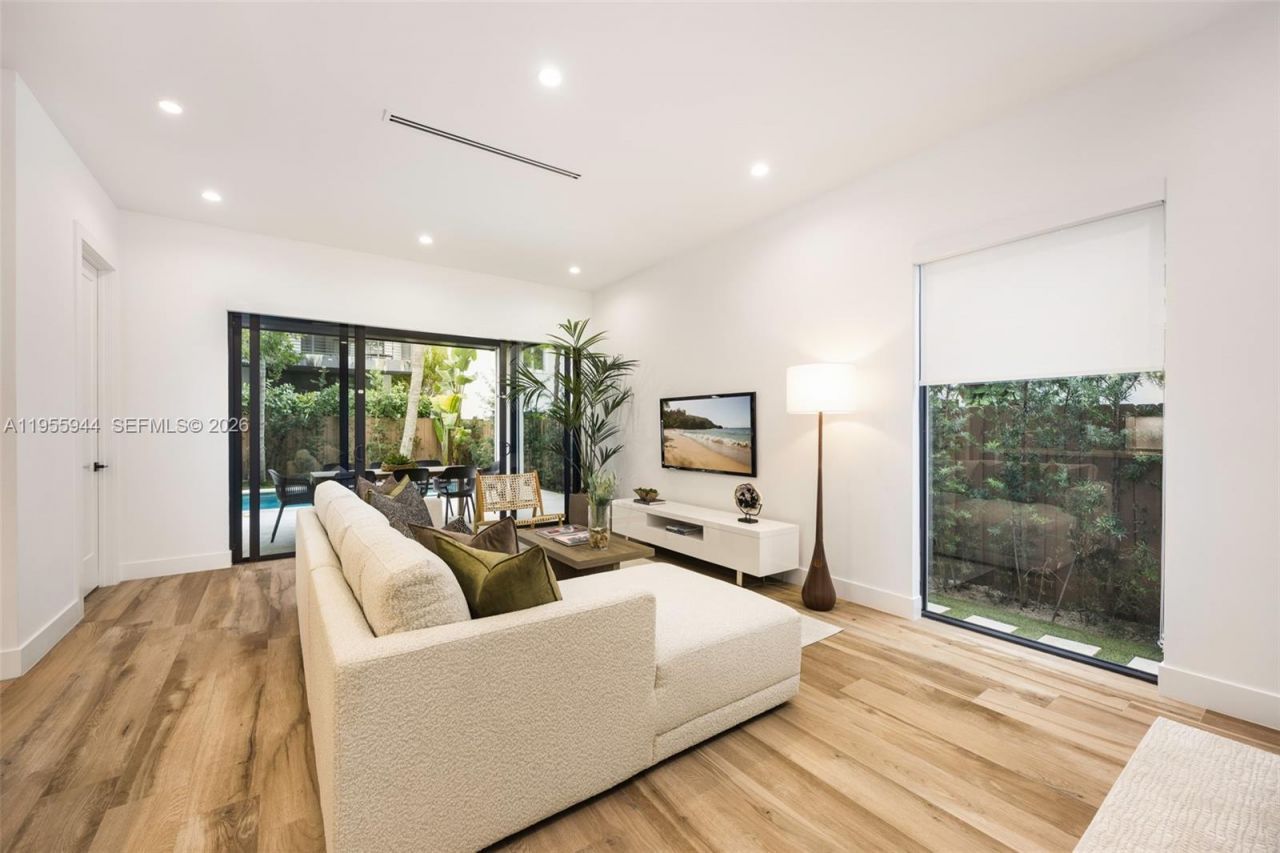 3151 Hibiscus St, Unit 3151, Miami, FL 33133 Photo