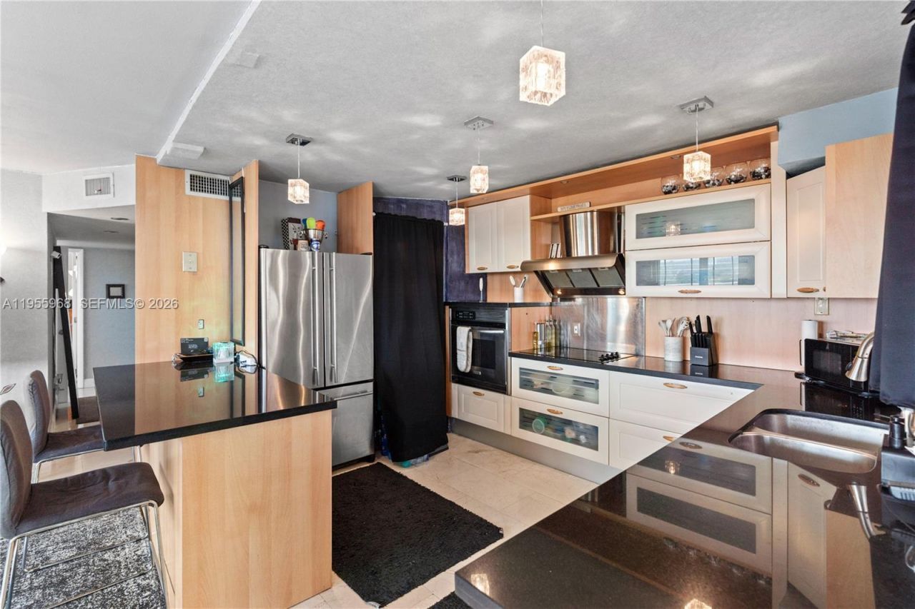 1351 NE Miami Gardens Dr, Unit PH15E, Miami, FL 33179 Photo