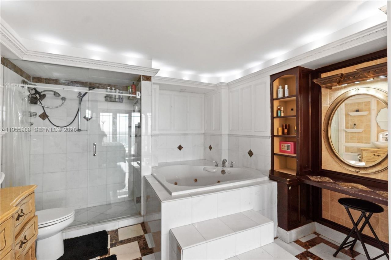 1351 NE Miami Gardens Dr, Unit PH15E, Miami, FL 33179 Photo