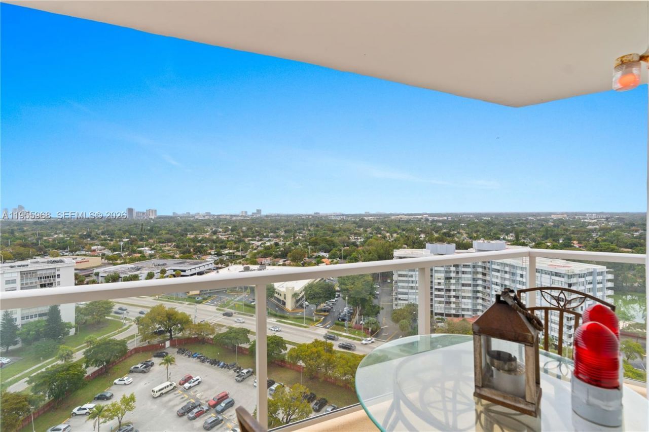 1351 NE Miami Gardens Dr, Unit PH15E, Miami, FL 33179 Photo