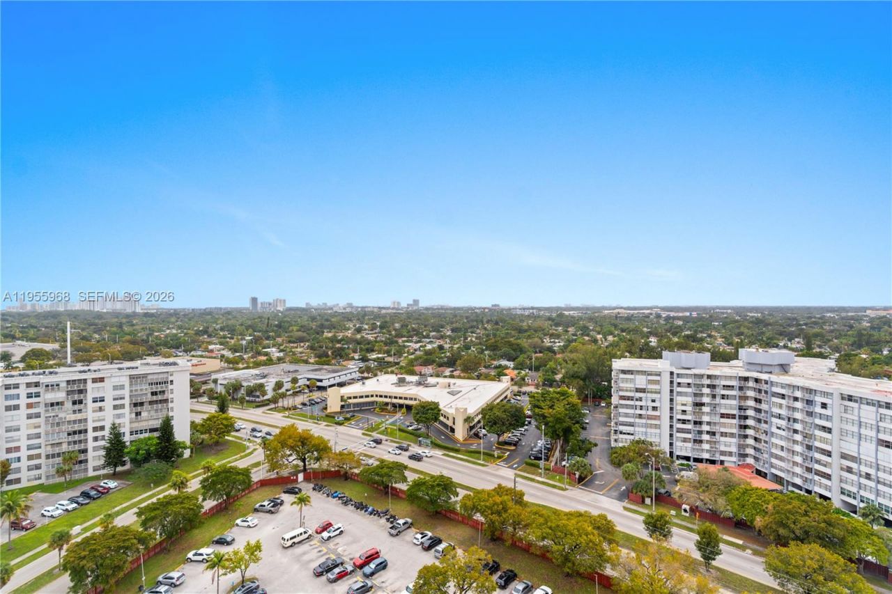 1351 NE Miami Gardens Dr, Unit PH15E, Miami, FL 33179 Photo