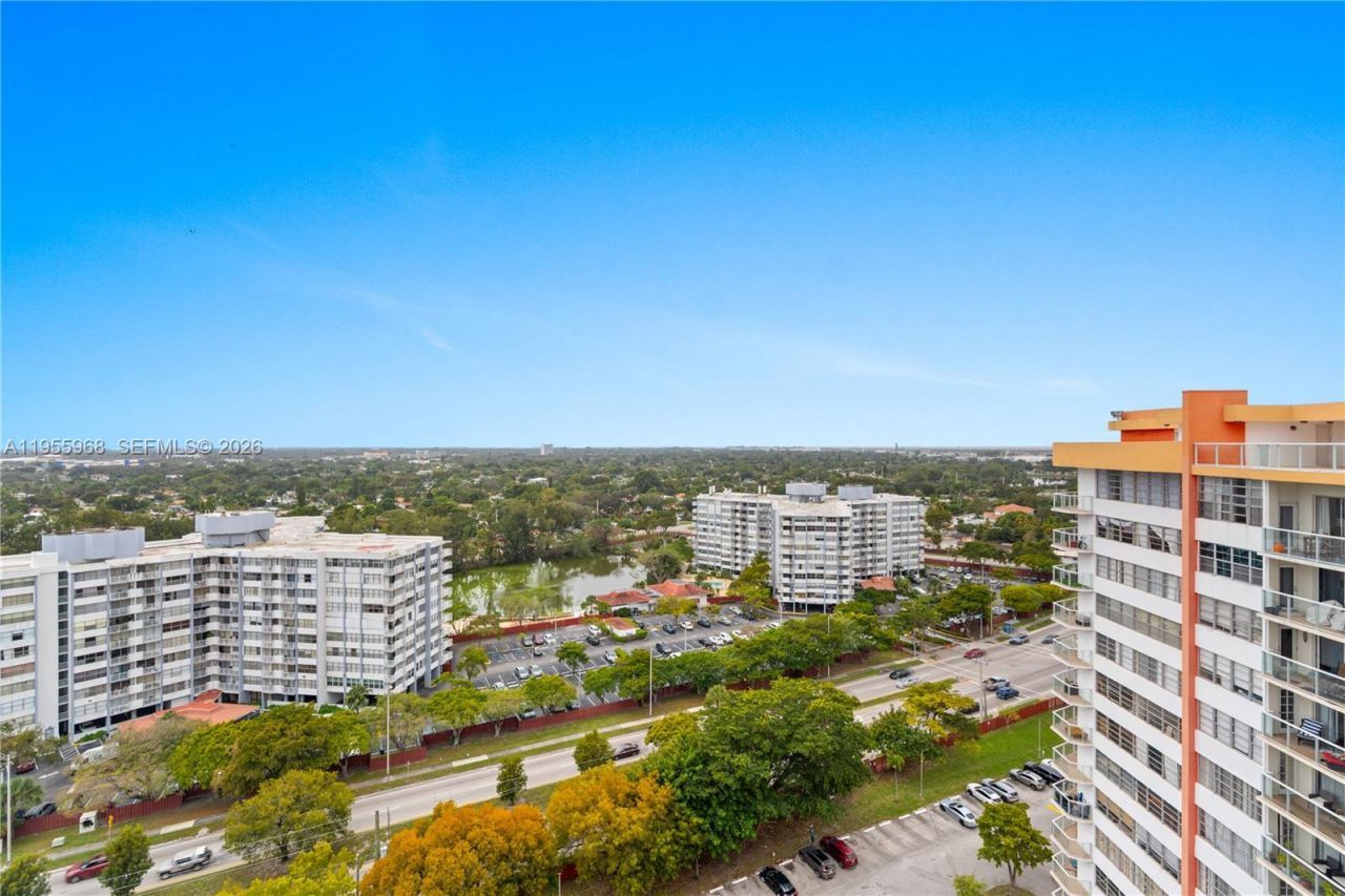 1351 NE Miami Gardens Dr, Unit PH15E, Miami, FL 33179 Photo