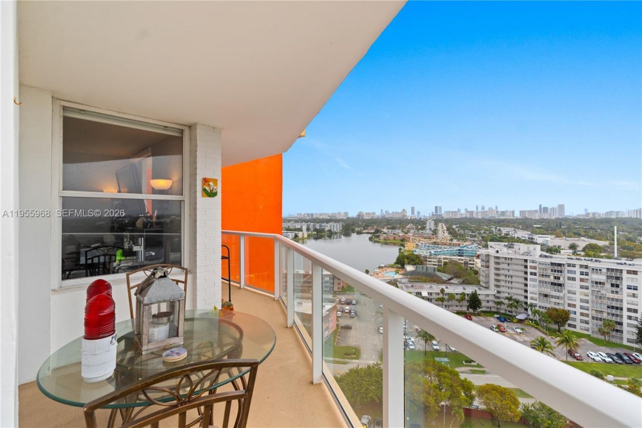 1351 NE Miami Gardens Dr, Unit PH15E, Miami, FL 33179 Photo