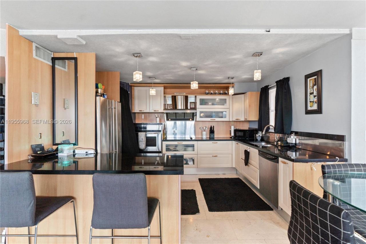 1351 NE Miami Gardens Dr, Unit PH15E, Miami, FL 33179 Photo