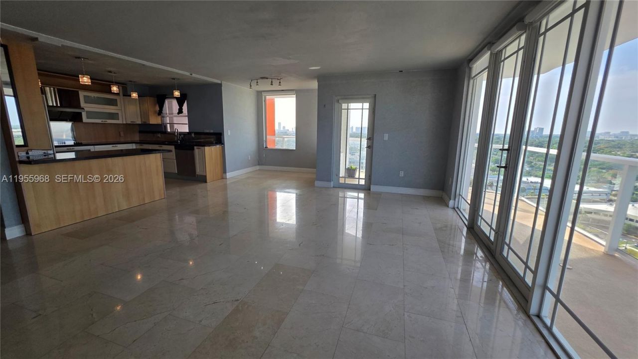 1351 NE Miami Gardens Dr, Unit PH15E, Miami, FL 33179 Photo