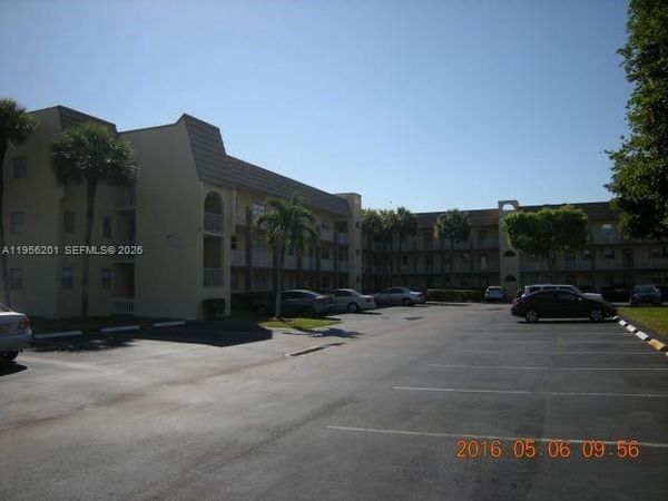 8325 Sunrise Lakes Blvd, Unit 112, Sunrise, FL 33322