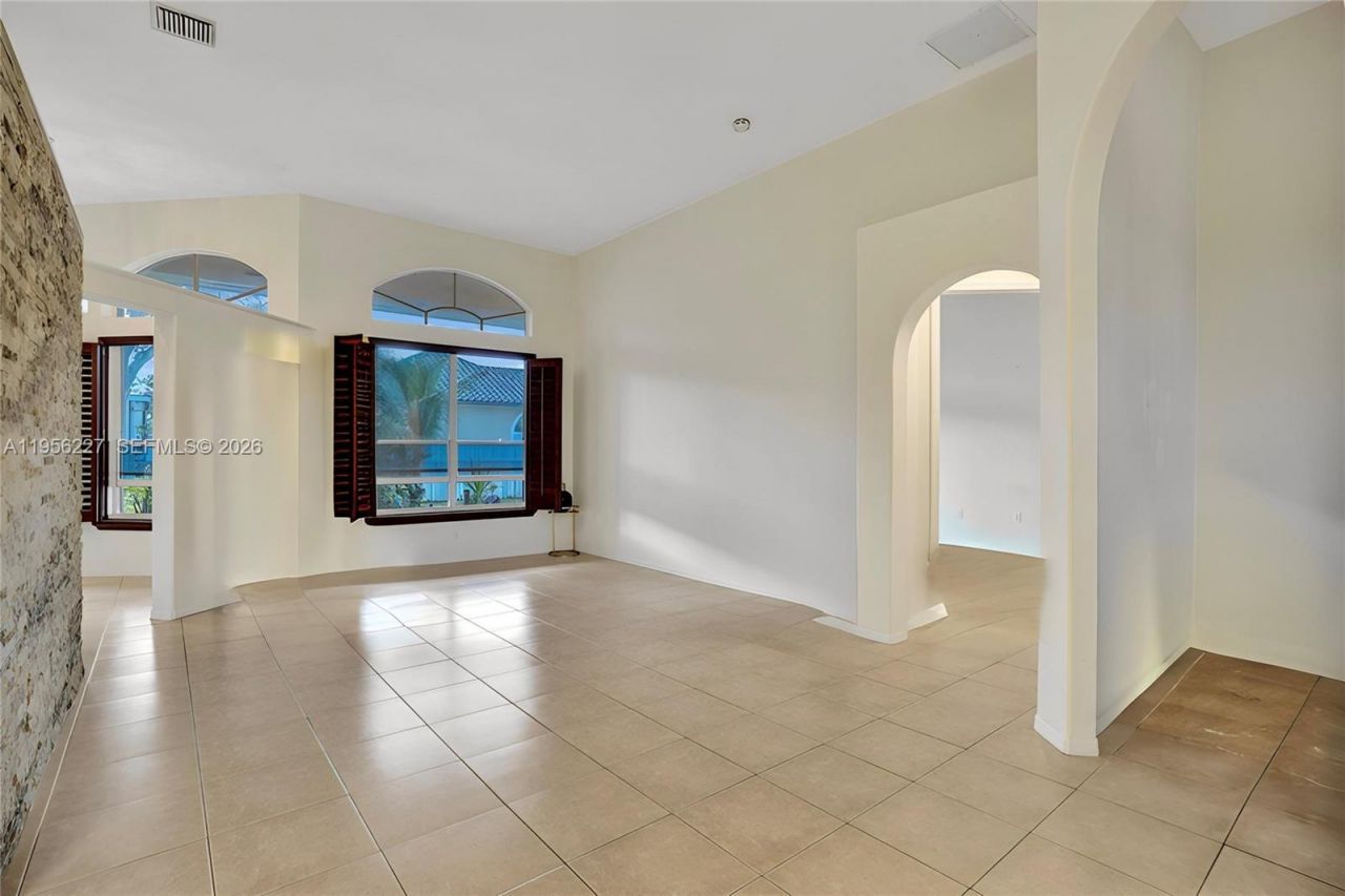 2024 NW 139th Ter, Pembroke Pines, FL 33028 Photo