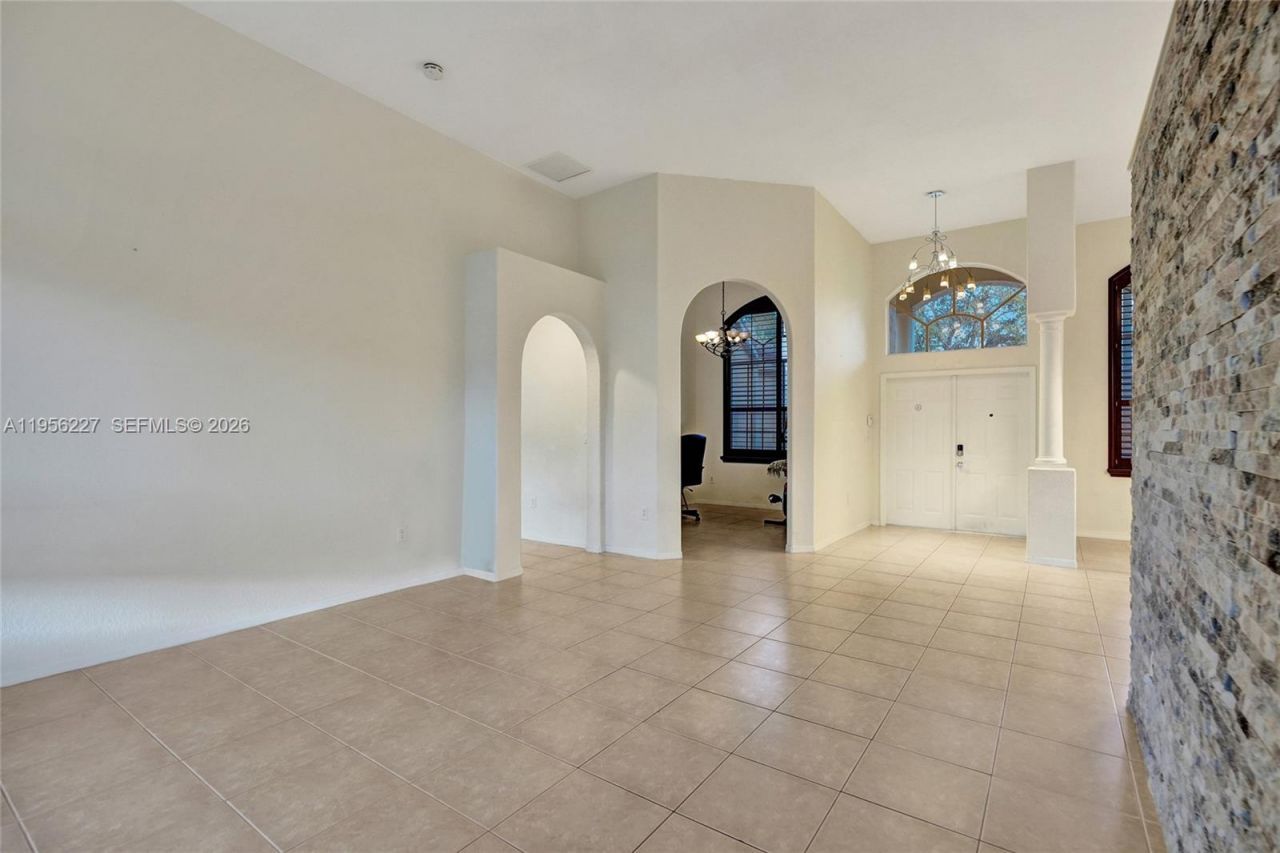 2024 NW 139th Ter, Pembroke Pines, FL 33028 Photo